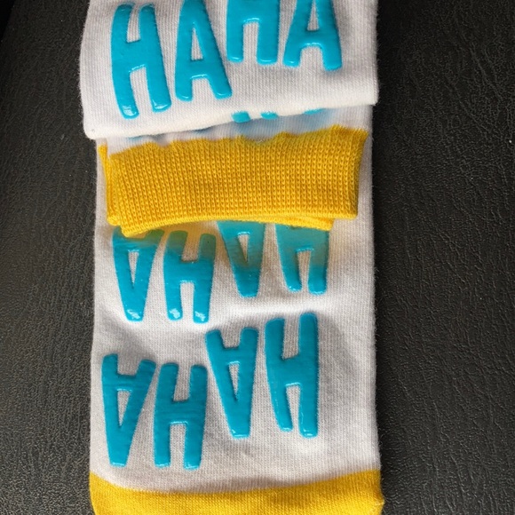 3/$25⚜️Peanuts Snoopy White and Yellow Gripper Socks! - Picture 4 of 4